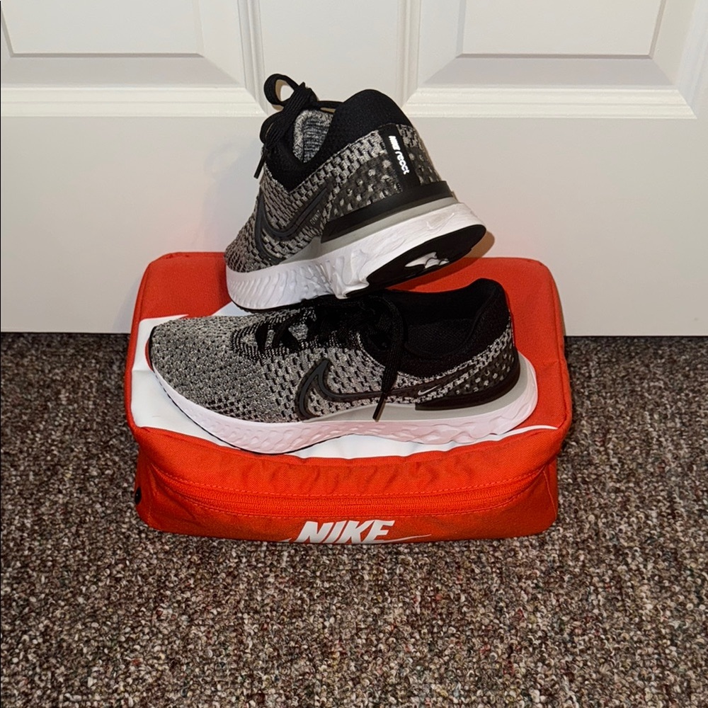Nike Black and White Infinity Flyknit